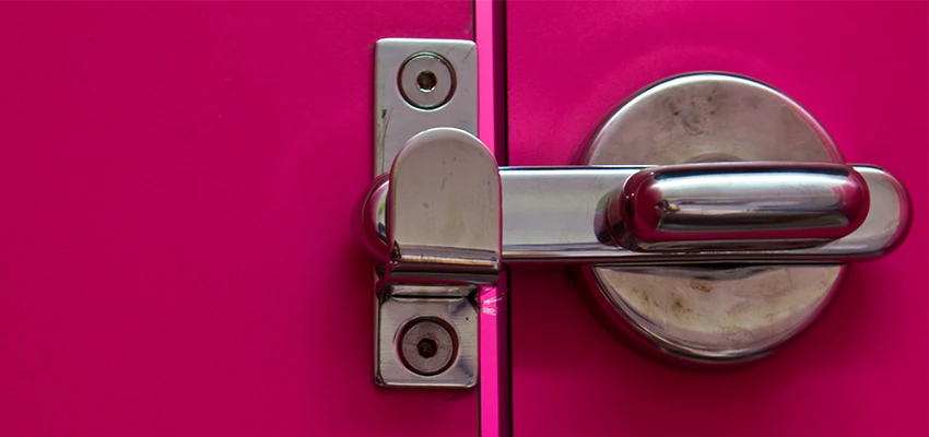 Childproof Gate Lock in Palmdale, California